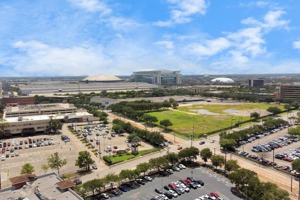 Modern Condo Near Texas Medical Center W Free Parking Хюстън Екстериор снимка