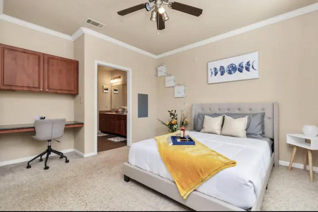 Modern Condo Near Texas Medical Center W Free Parking Хюстън Екстериор снимка