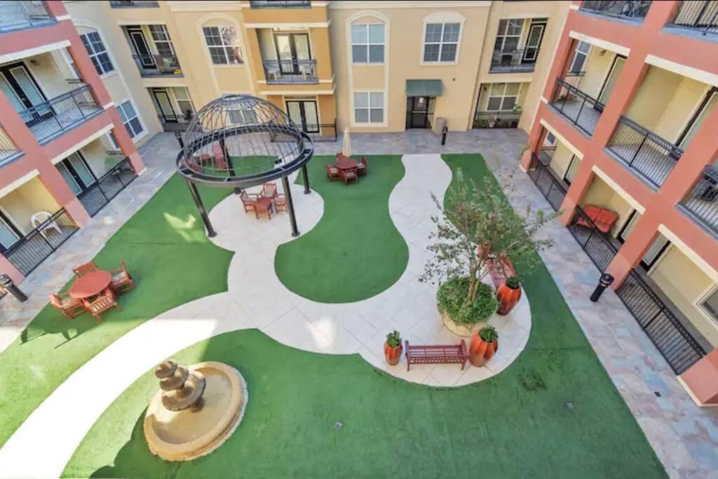 Modern Condo Near Texas Medical Center W Free Parking Хюстън Екстериор снимка
